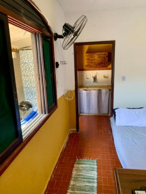 Casinha 4 quadras da praia com churrasqueira e garagem
